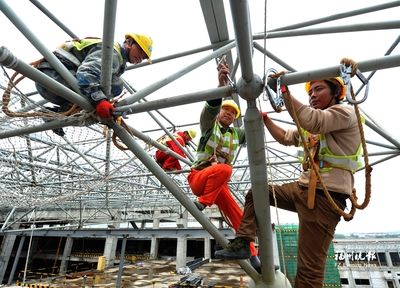 張拉膜結構建筑下雨會不會響（張拉膜結構建筑在下雨時會不會產生噪音？） 北京鋼結構設計問答